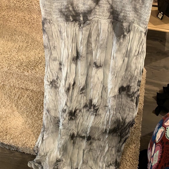 Medium maxi dress.  CBrand - Picture 2 of 2